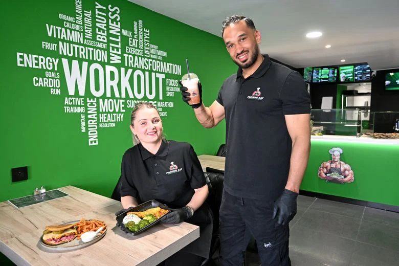 Kevin et Marie, les fondateurs de Protéine Eat, dans leur restaurant à Toulouse